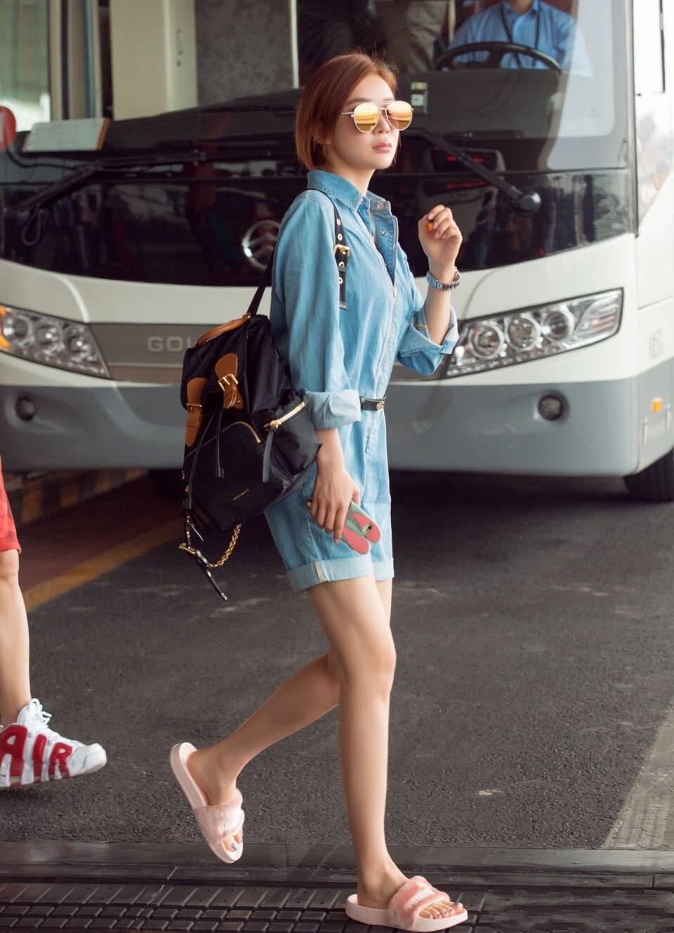 操作 袁姗姗又解锁新搭配,居然能够一次穿下两条短裤,这波操作给满分