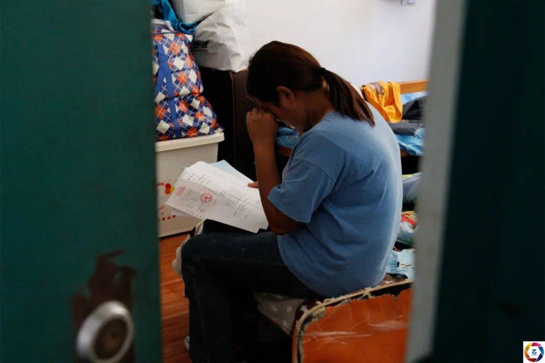 生活|16岁恋爱18岁生娃，女孩正畅想幸福，不料被孩子的诊断书打回现实