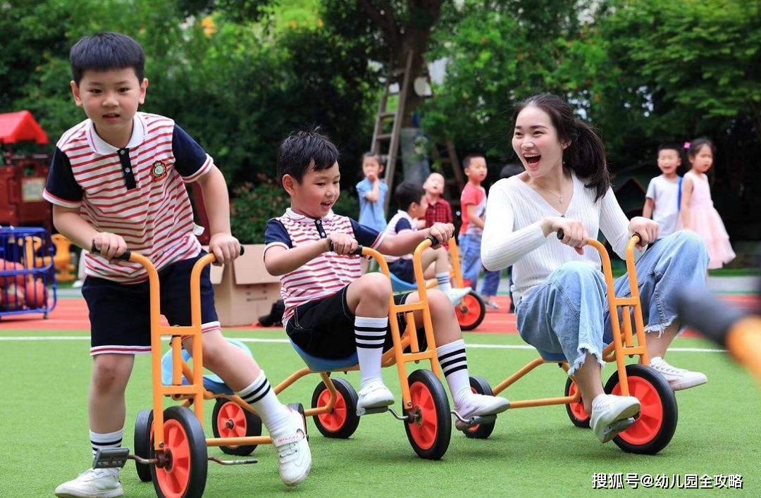 家长|幼儿园老师是最无私的，家长记不住你的好，孩子毕业了就把你忘！