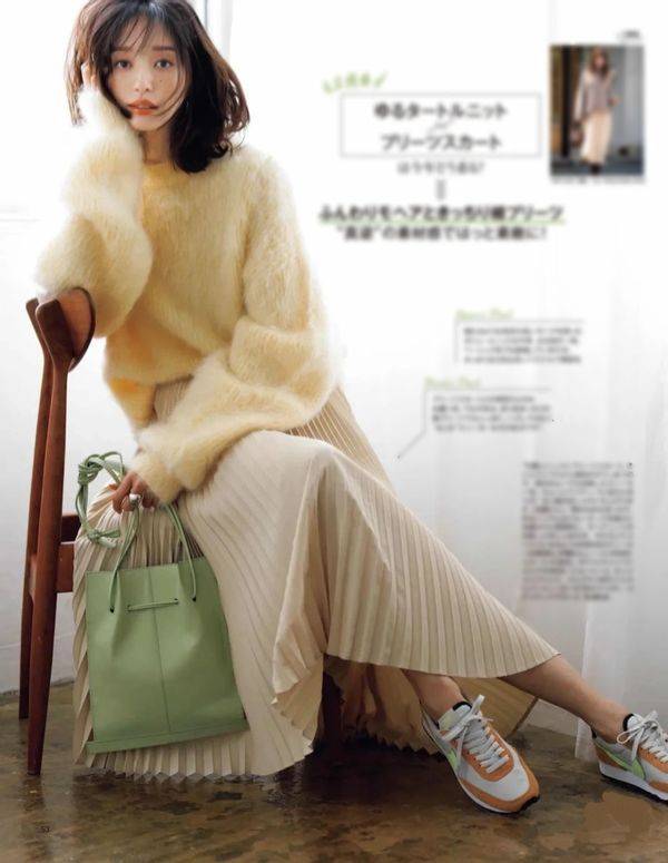 米黄色|日系穿搭,还是毛衣搭配半裙优雅,让你从路人变女神!