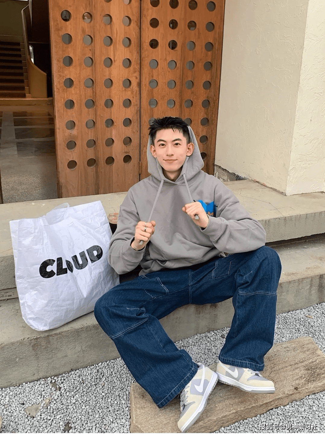 设计|男人穿搭的品味主要是看搭配和想法,而非一味地追求品牌?