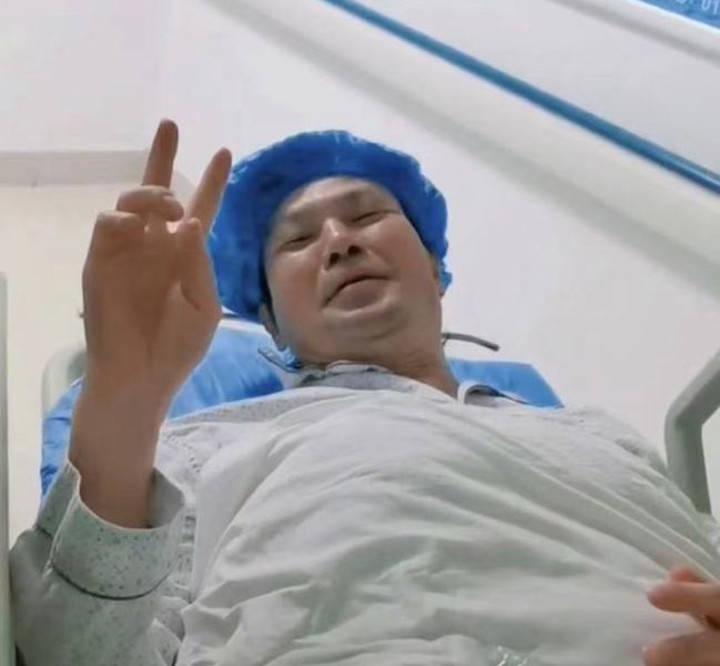 李彬|主持人李彬病重，形似老人在医院过中秋节，郭德纲曾跟着他混饭吃