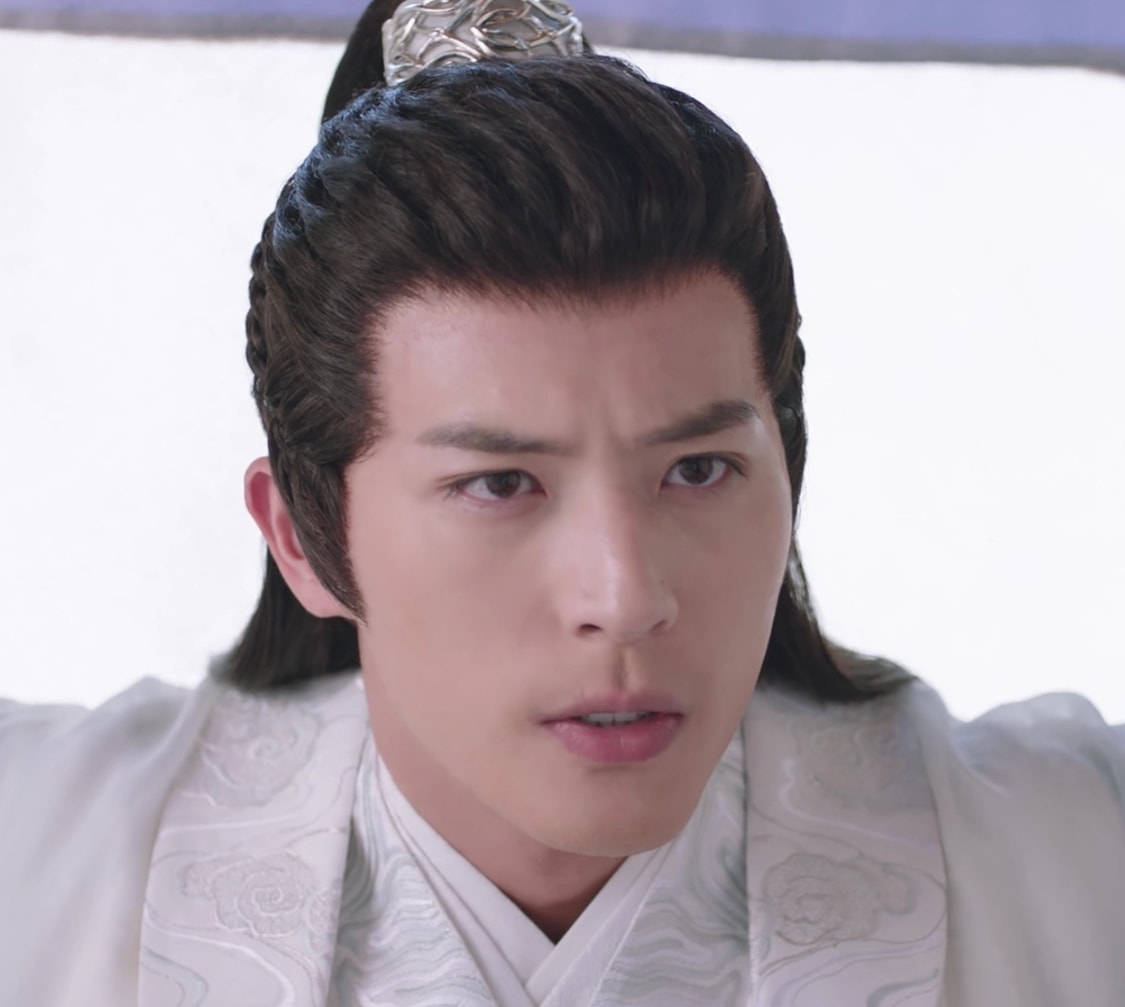 目前男主角徐开骋的古装扮相,似乎遭遇了一些质疑,被认为不够有辨识度