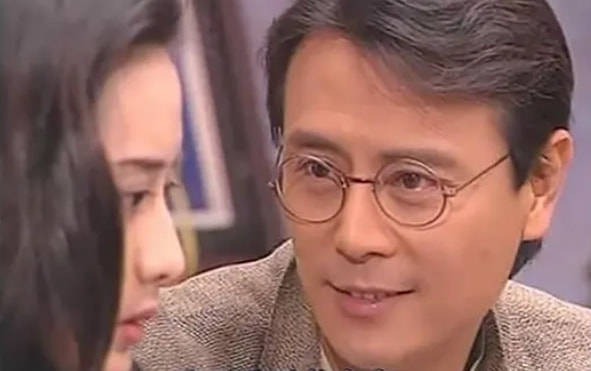 陈小春谢天华为天后叶倩文伴舞的《潇洒走一回》,今天出街三十年_台湾