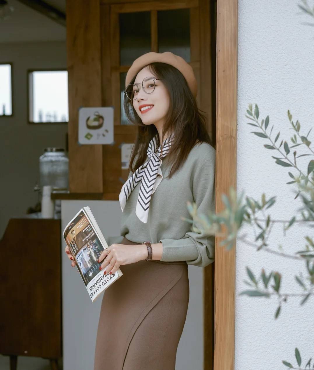 毛衣 秋季精选：小姐姐15款毛衣穿搭实用技巧，学会就能穿出不同的感觉