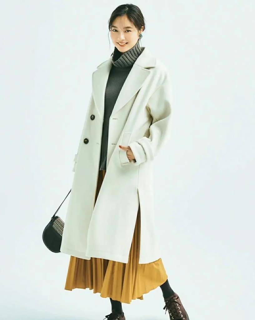 黑色 时尚轮回，买大衣首选“经典色”，不过时的时髦