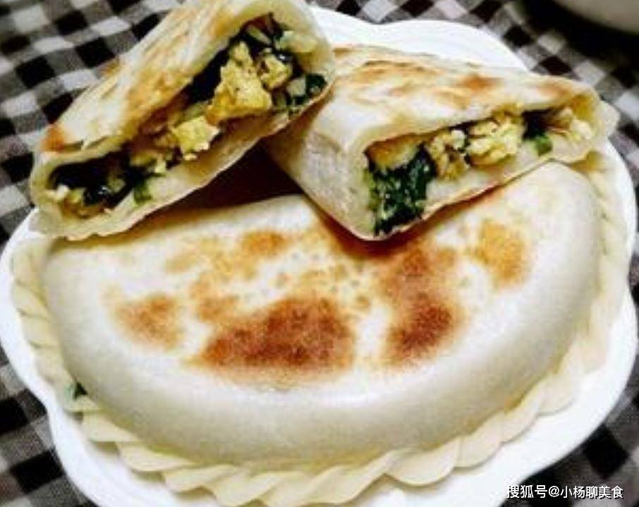 盒子|韭菜盒子这样做，不和面不揉面，早起5分钟全家早餐都搞定