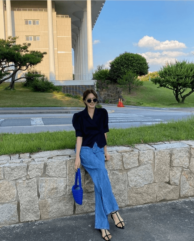 饱和度 不是所有蓝色都叫克莱因蓝！高饱和度却不显黑，难怪得到潮人喜爱？