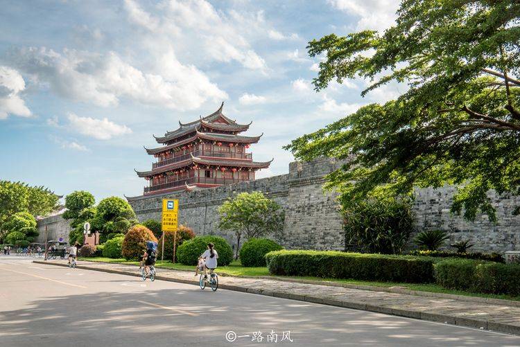 广东唯一具有皇家气质的古城楼，位于潮州，但潮州从来不是古都