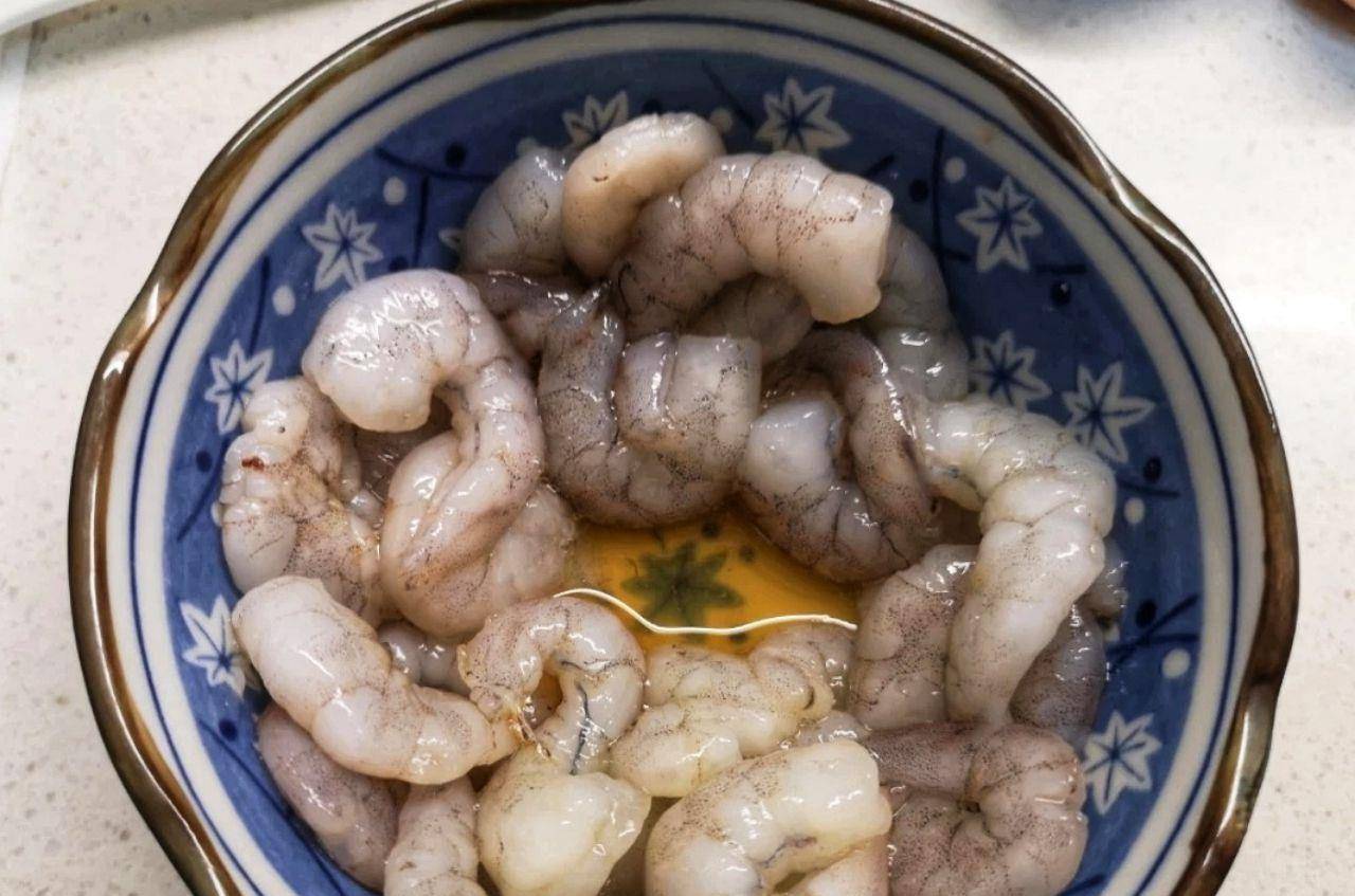 快速解冻虾仁的方法 97345ed1e2ab4cf9809ad3a31f5ae3d0.jpeg