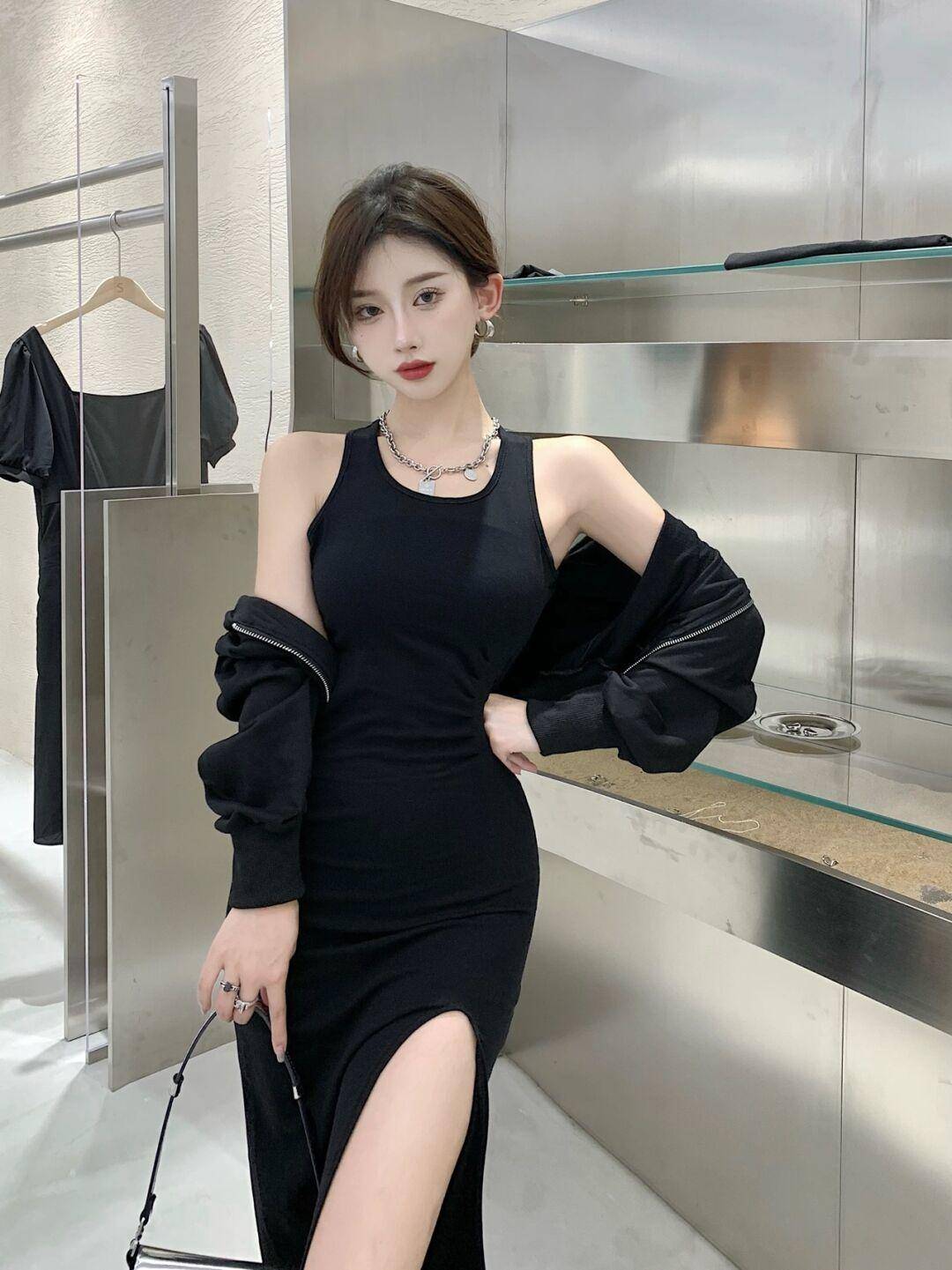 黑色 不要追求过度露肤，适度的才是精髓，教你如何轻松打造复古纯欲风