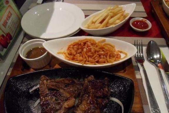 人群|一天吃两顿饭和一天三顿饭，哪个对肠胃健康最有益？选错的要改了