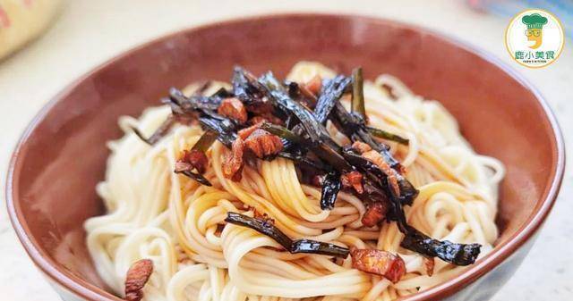 步骤|开始上班了，这份早餐面真省心，十分钟上桌，爽滑劲道，葱香解馋