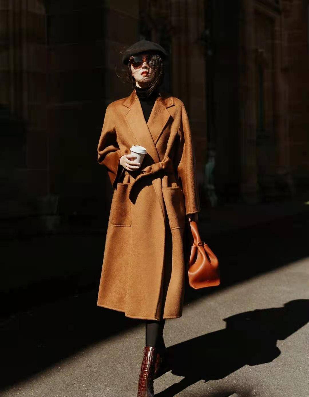 黑色 时尚轮回，买大衣首选“经典色”，不过时的时髦