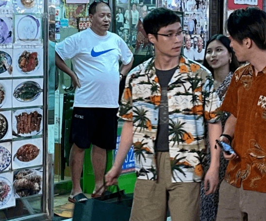 全无 张艺兴真实素颜照流出，皮肤松弛，仪态全无，29岁就疲态尽显