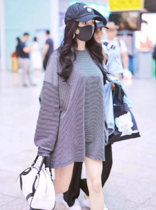 上半身 卫衣显胖？那是你不会这么穿