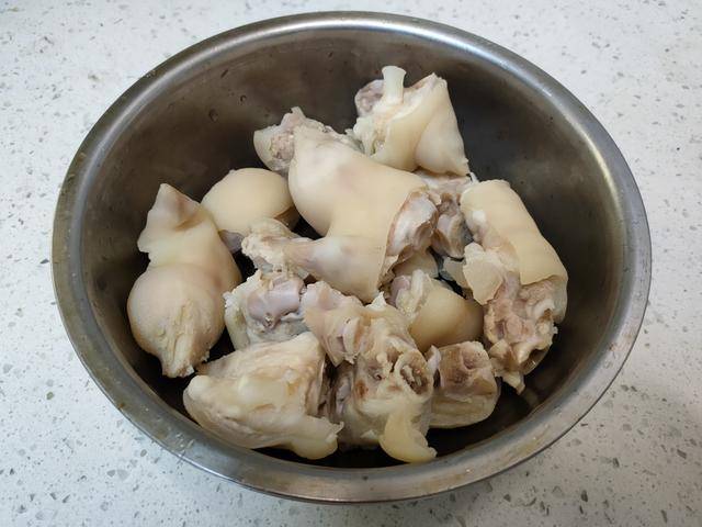 猪脚怎么煮软糯好吃 2bf3969781fa4ad49345d6dcad3cdd61.jpeg