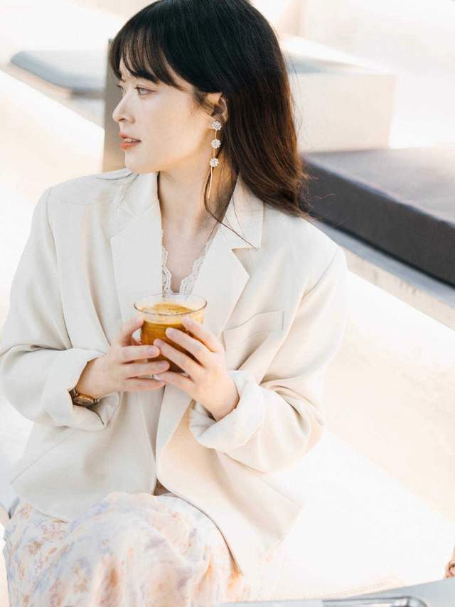 颜色 小个子女生如何穿才时髦？学会4套穿搭时尚和品位兼顾，通勤高级