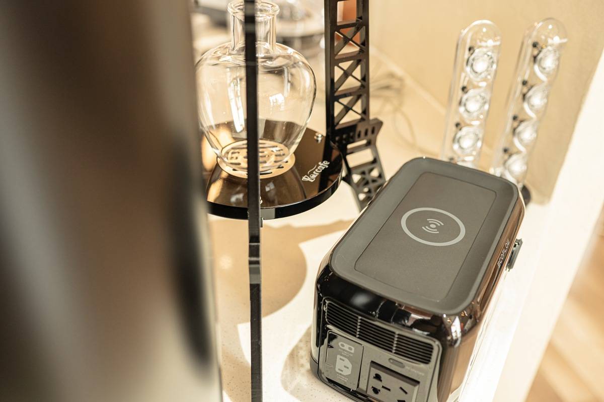 EcoFlow|户外电源颜值天花板？无线充电+600W：EcoFlow 正浩睿RIVER mini