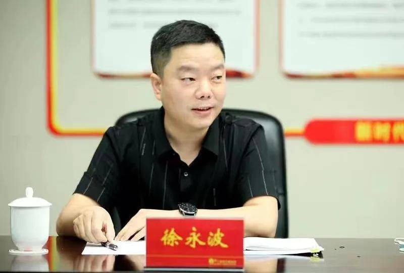 座谈会上,江苏省记协新闻道德委员会委员,南师大新传院骆正林教授系统