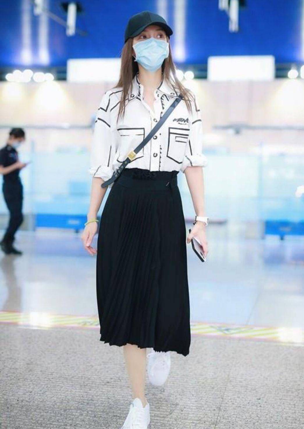 长袖 秋天穿搭少不了半身裙，解锁多种百褶裙穿法，绽放女性光芒