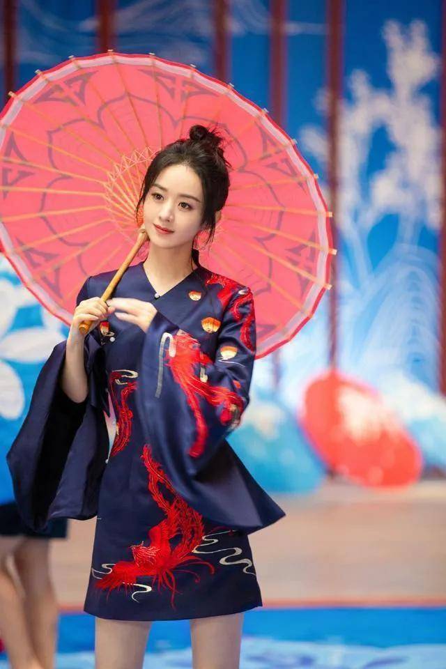 赵丽颖 赵丽颖国风旗袍大片曝光，大秀巴掌般的蛮腰，气质颜值重回巅峰！