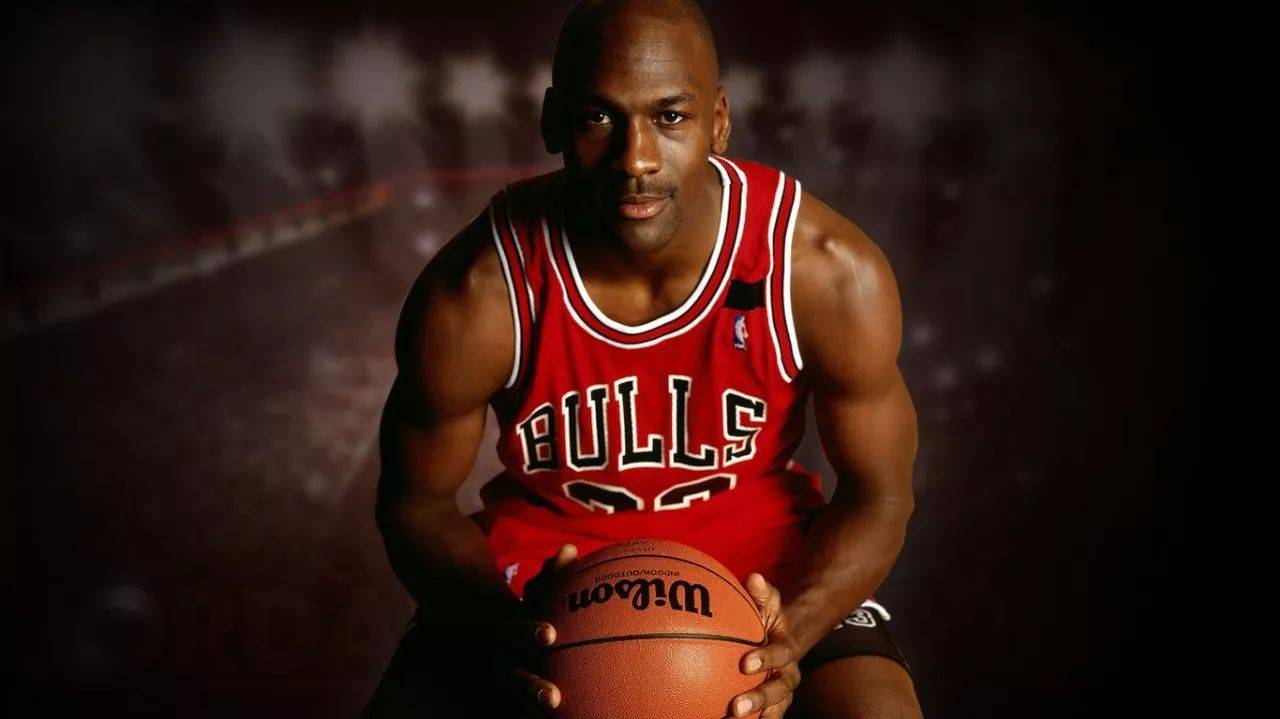 由此可见,右手食指的受伤确实对乔丹的发挥有着巨大的影响.