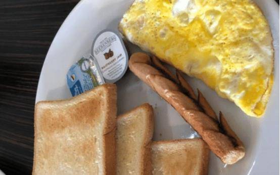 美国|美国普通家庭的一日三餐，他们主要吃什么？中国游客：食物吃不惯