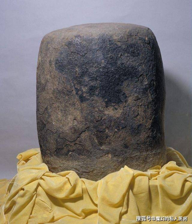 原创这块石刻若论年代应比石鼓文还古老人们借助它找到中山国王陵