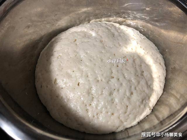 美食|蒸馒头时,别只会加酵母,学会这几个技巧,蒸出来像面包一样柔软