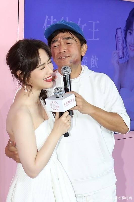 设计 吴宗宪的女儿颜值是真的高，穿上长裙之后，看不出都30多了