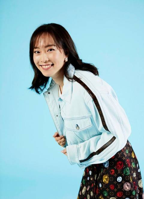 日本乒球女神石川佳纯拍摄写真大片被中国网友称赞一笑倾城