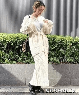 风衣 悦穿搭：肉感女性秋季穿搭秘笈！这么穿搭不显胖，还能穿出丰腴美