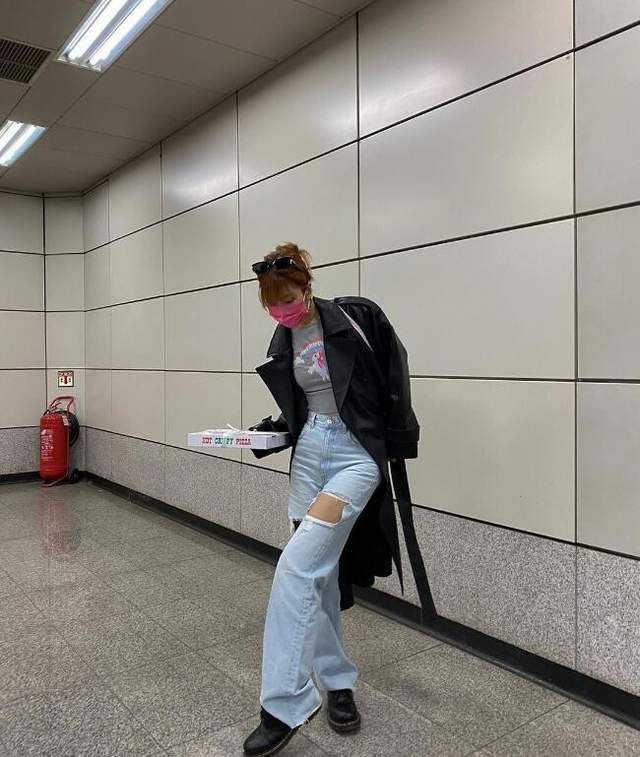 gemjem韩国ins街头时尚搭配博主 gemjem 轻松慵懒的韩式辣妹感觉