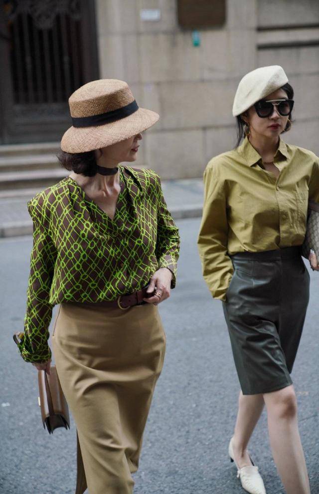 衣领 中年女人穿错衣服=很土，跟着秦岚学穿搭，减龄时尚有气质