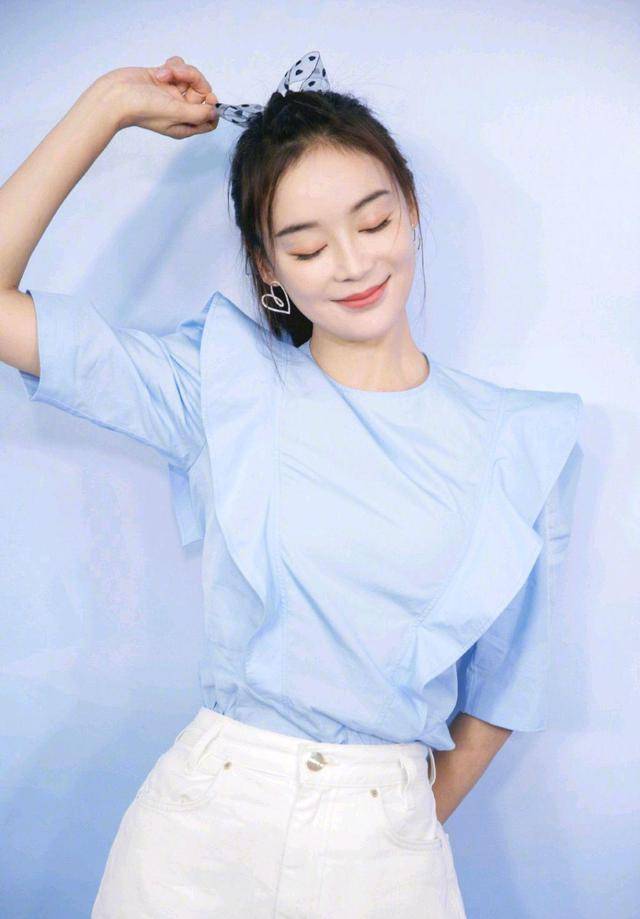 整体 袁姗姗“少女腿”绝了！修长笔直超有魅力，健身的身材果然不一样