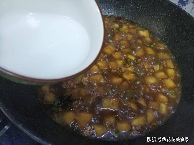 汤汁|秘制茄子肉丁卤，拌面条真的是一绝