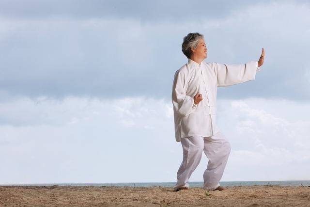 降低|血糖高的人，饭后有3种表现，一个不占，血糖控制得还不错