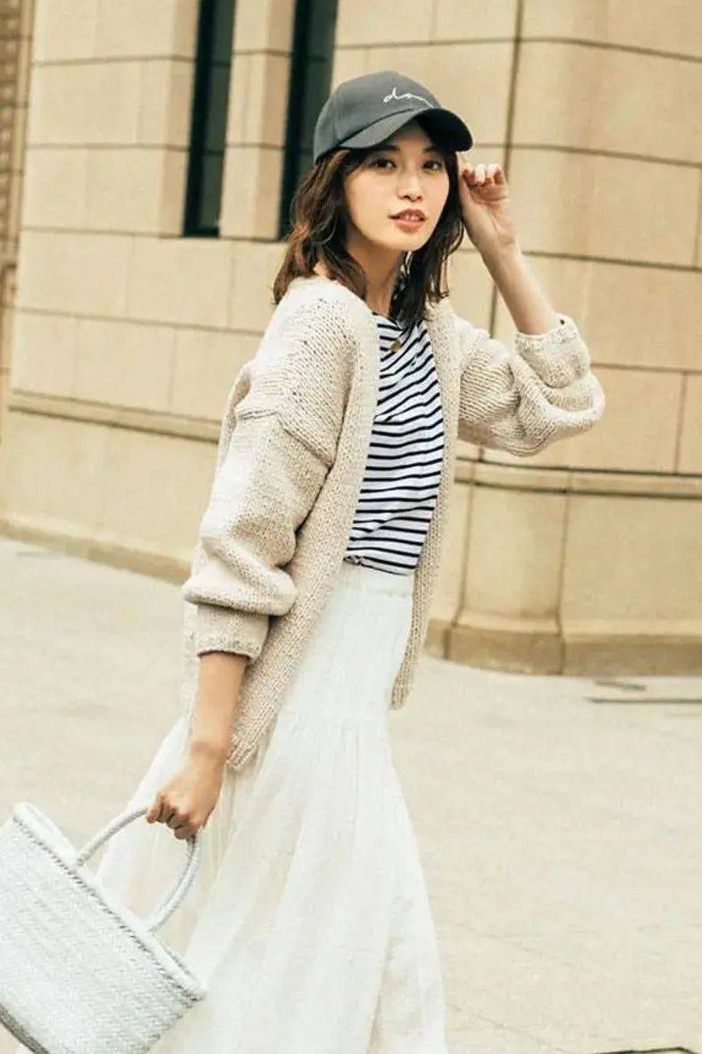 设计 秋天外套里面穿什么?这4种经典内搭让你一直美下去！