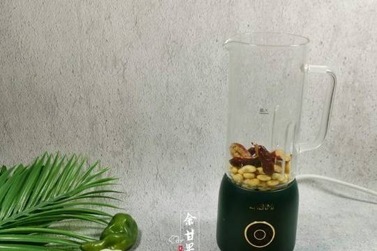 饮品|我的早餐饮品，用这两种食材磨豆浆，香甜好喝，一次不到2元