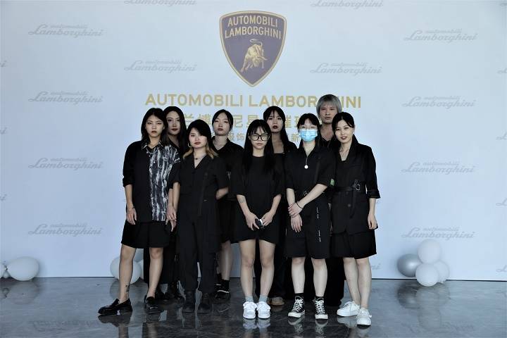 消息资讯兰博基尼星光璀璨夜，媄研社担任特邀化妆师团队