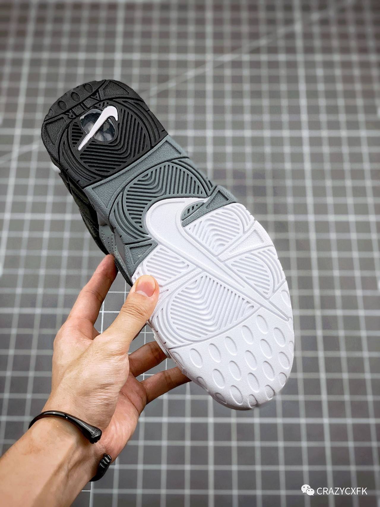 皮蓬 耐克大 AIR 皮蓬 Nike Air More Uptempo Tri-Color 黑白灰渐变运动鞋