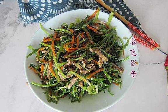 炒什么菜用生抽 8386a7b91f9c4836a48244035e88f956.jpeg