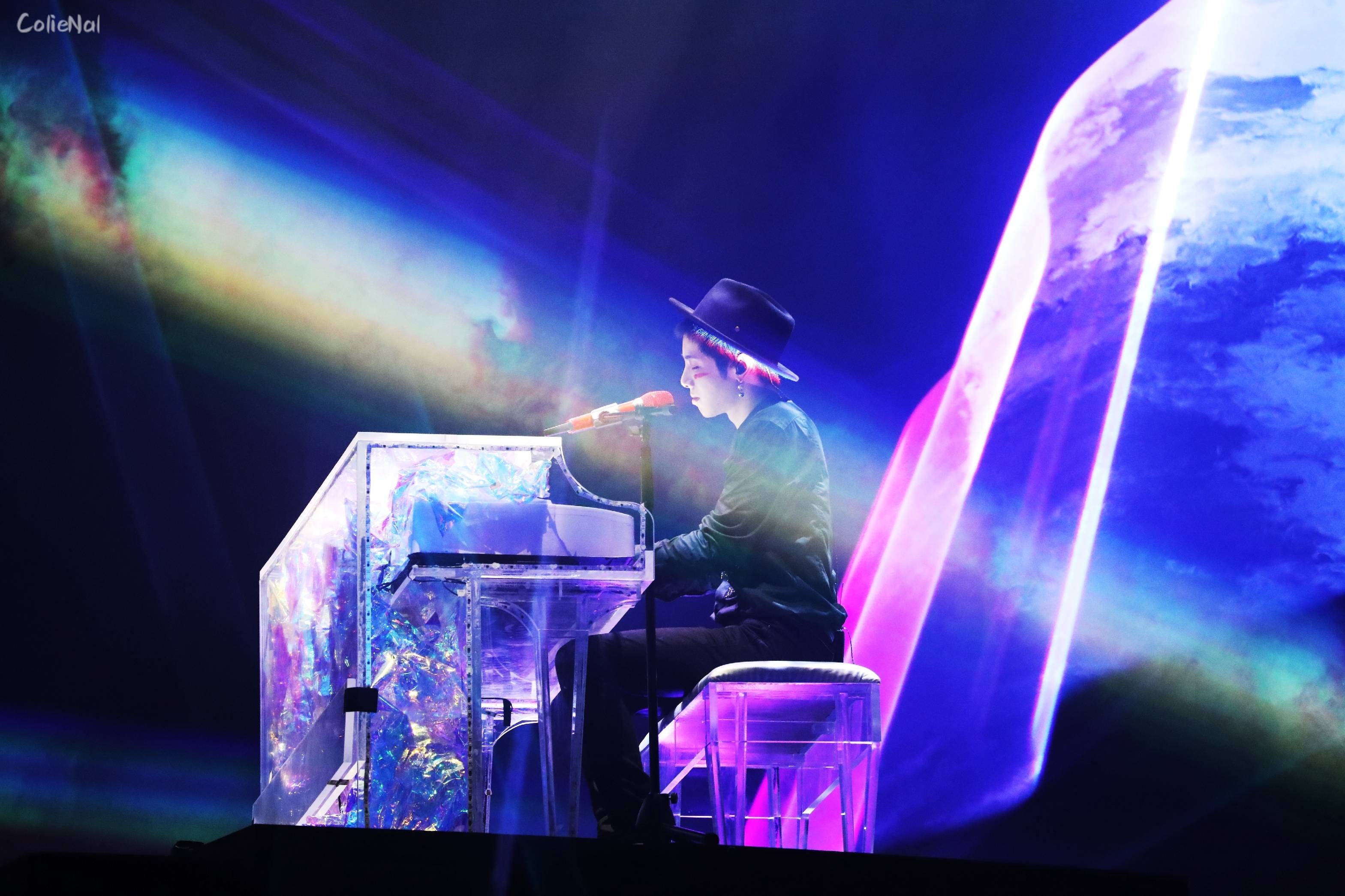 官宣连|刚刚，华晨宇包场沈腾执导新电影《我和我的父辈》