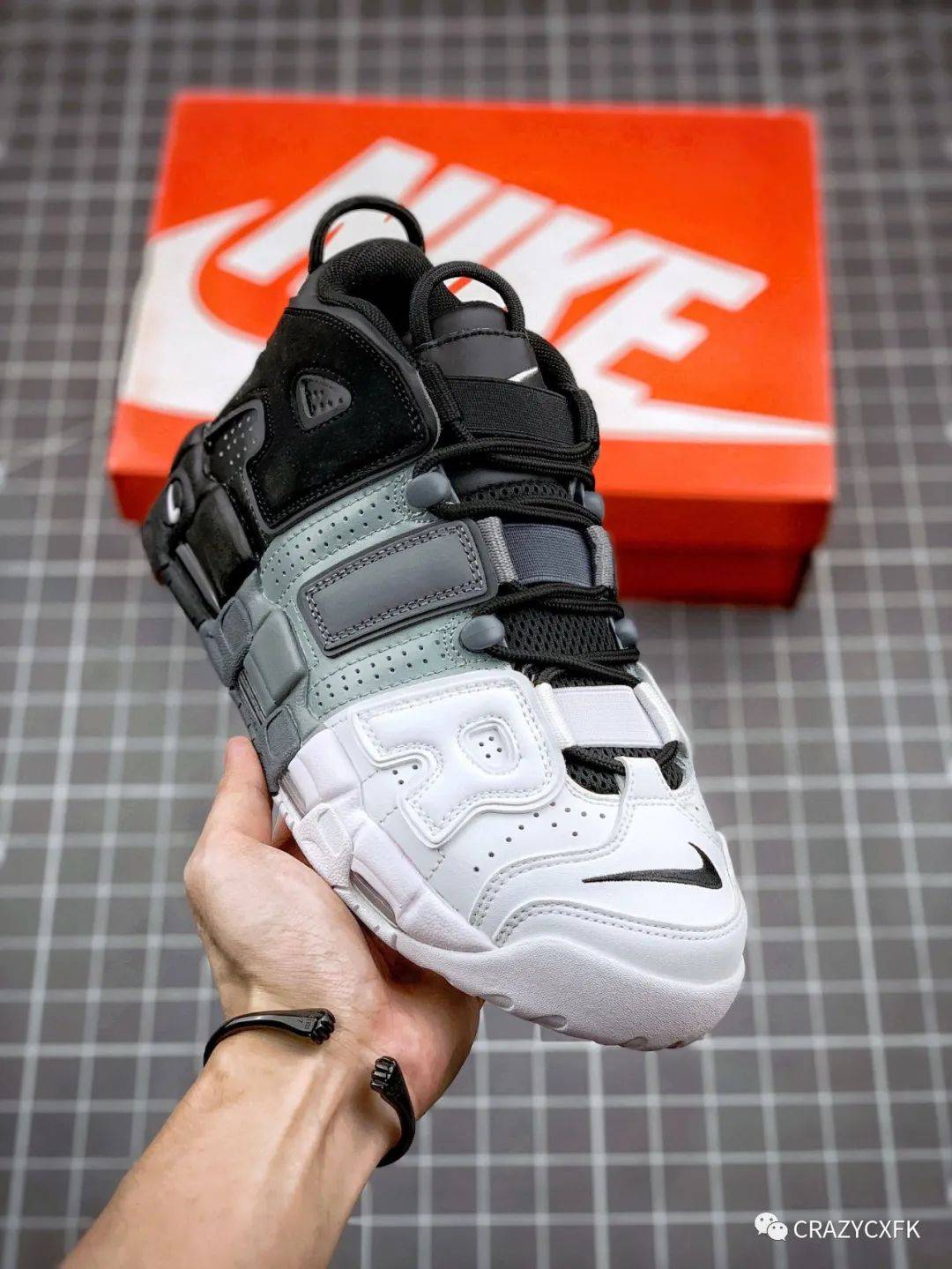 皮蓬 耐克大 AIR 皮蓬 Nike Air More Uptempo Tri-Color 黑白灰渐变运动鞋