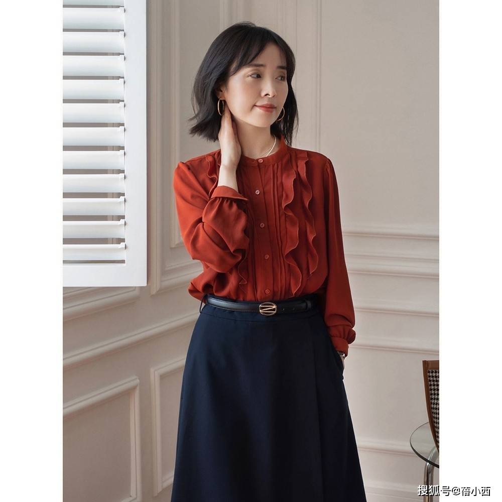 下装 皮肤黄、黑的女生，秋季选择这5种颜色的衣服，提亮肤色很简单