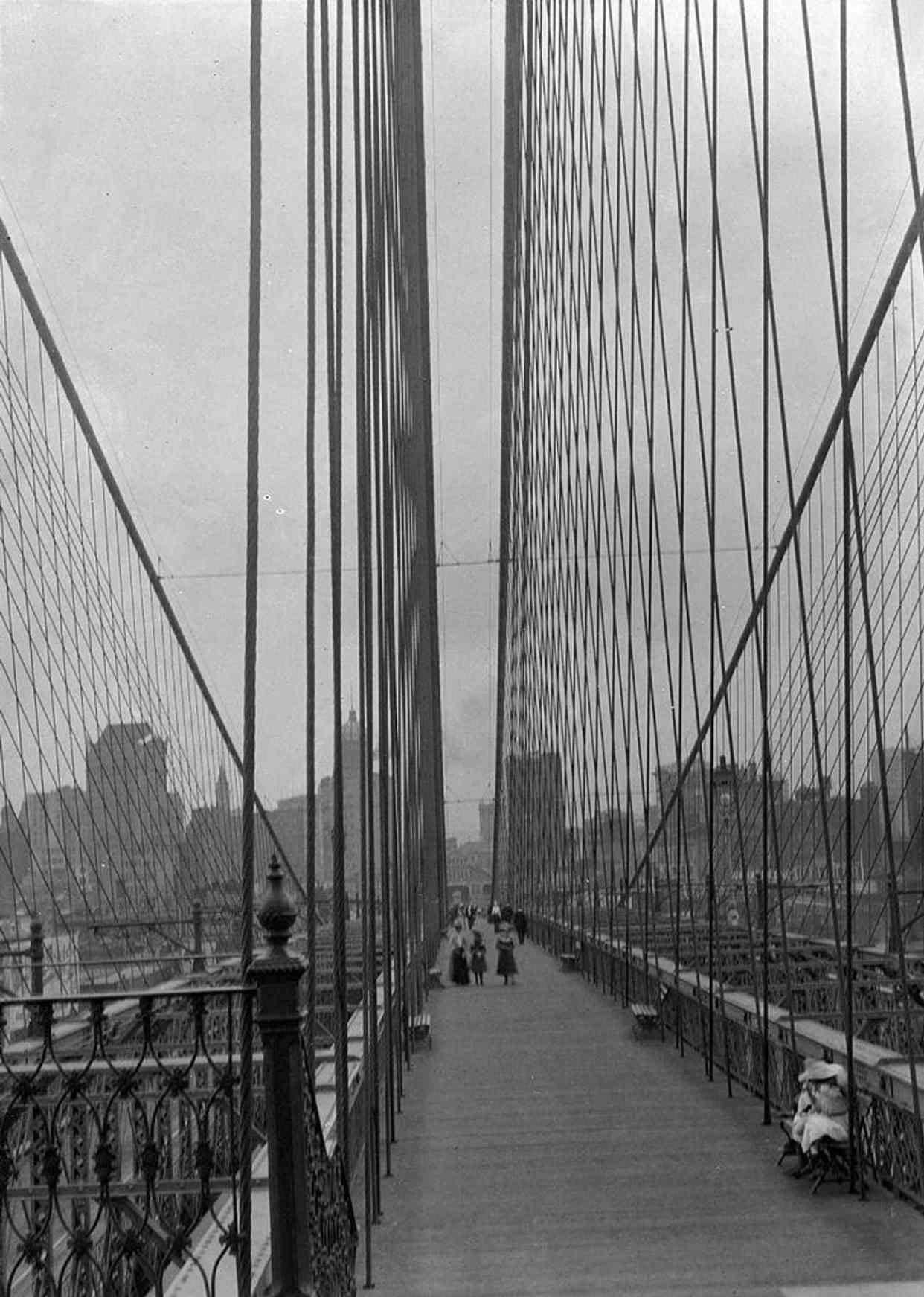 揭开美国布鲁克林大桥建造过程，隐藏的10个，难以想象的残酷真相