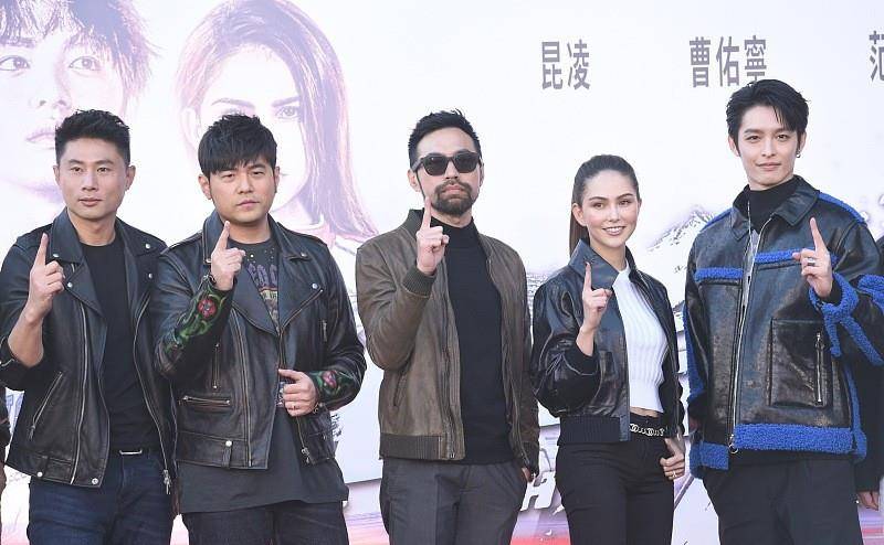 服装 昆凌太有辨识度了,和周杰伦穿情侣装,气场不输天王老公