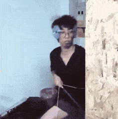 搞笑GIF：不怕學校沙雕多，就怕沙雕們住一窩 搞笑整蠱 第2张