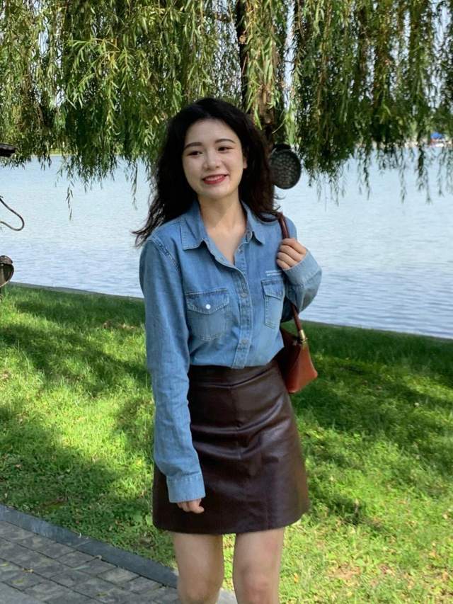 小个子 西装外套怎么穿出高级感?不如搭配半身裙,优雅时尚又能提升气质